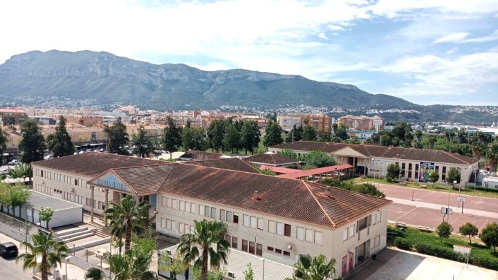 Attraktives Penthouse mit 2 Schlafzimmern in der Nähe des Sportzentrums von Dénia