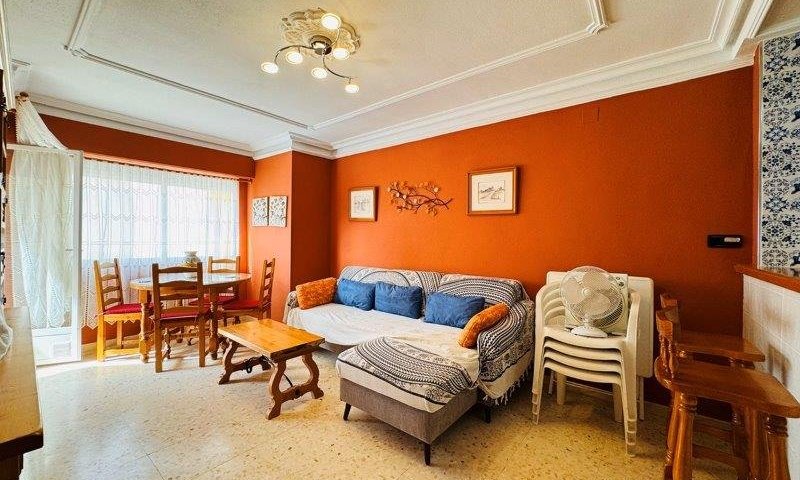 Appartement mit 2 Schlafzimmern und 1 Bad im Zentrum von La Mata nur 200 m vom Strand