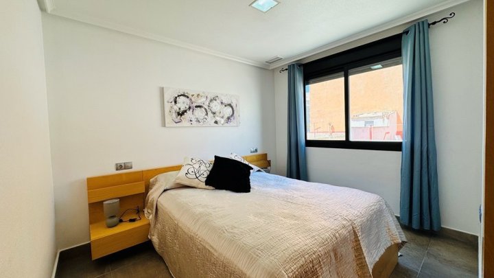 Appartement mit 2 Schlafzimmern und 1 Bad im Zentrum von La Mata nur 200 m vom Strand