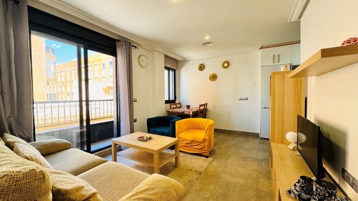 Appartement mit 2 Schlafzimmern und 1 Bad im Zentrum von La Mata nur 200 m vom Strand