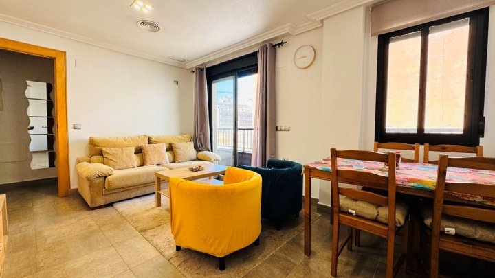 Appartement mit 2 Schlafzimmern und 1 Bad im Zentrum von La Mata nur 200 m vom Strand