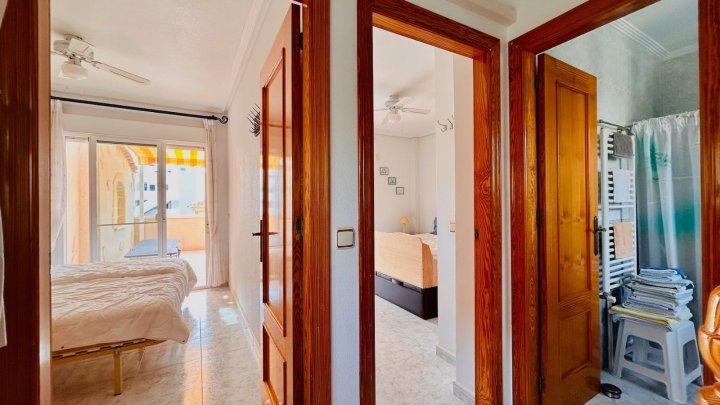 Villa mit 2 Schlafzimmern, 2 Bädern, Dachterrasse, Sauna und Gemeinschaftspool
