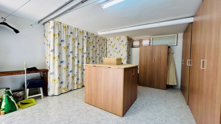 Villa mit 2 Schlafzimmern, 2 Bädern, Dachterrasse, Sauna und Gemeinschaftspool