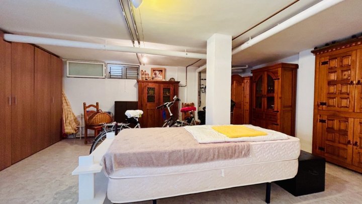 Villa mit 2 Schlafzimmern, 2 Bädern, Dachterrasse, Sauna und Gemeinschaftspool