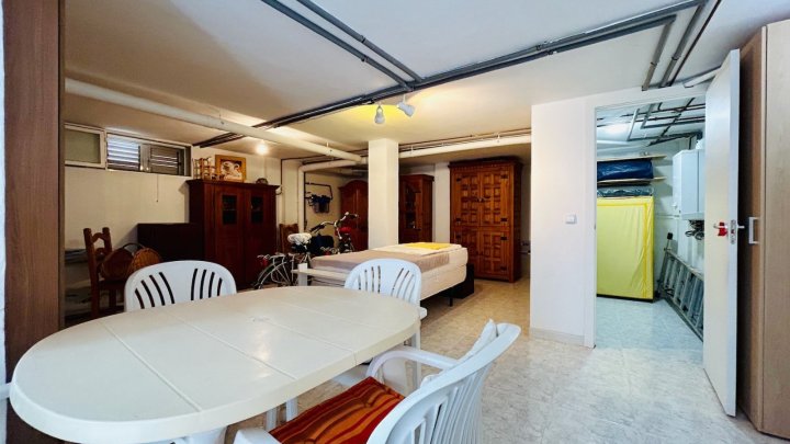 Villa mit 2 Schlafzimmern, 2 Bädern, Dachterrasse, Sauna und Gemeinschaftspool