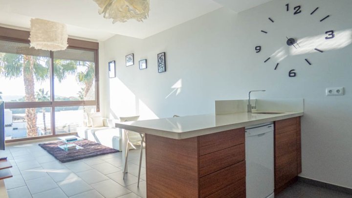 Moderne Obergeschoss-Wohnung mit 2 Schlafzimmern, 2 Bädern, Dachterrasse und Gemeinschaftspool im La Finca Golf and Spa Resort