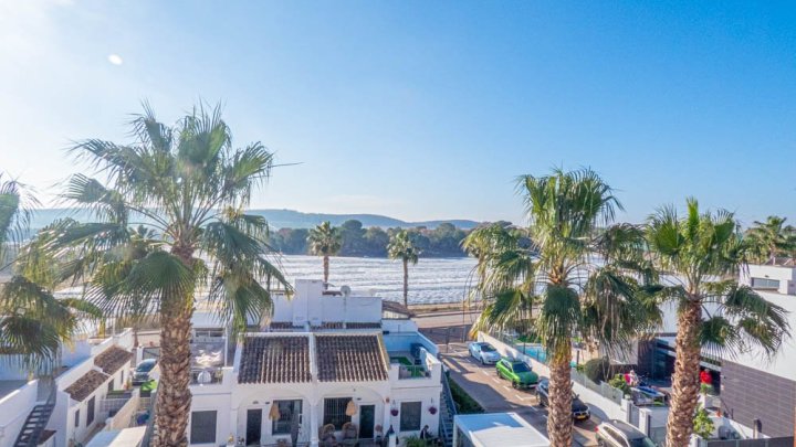 Moderne Obergeschoss-Wohnung mit 2 Schlafzimmern, 2 Bädern, Dachterrasse und Gemeinschaftspool im La Finca Golf and Spa Resort