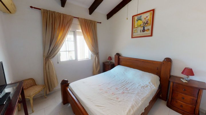 Villa mit Gästehaus, Privatpool und wunderschönem Ausblick