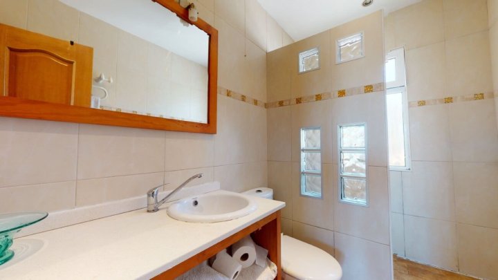Villa mit Gästehaus, Privatpool und wunderschönem Ausblick
