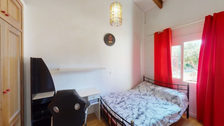Villa mit Gästehaus, Privatpool und wunderschönem Ausblick
