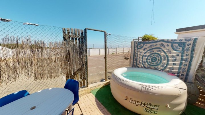 Villa mit Gästehaus, Privatpool und wunderschönem Ausblick