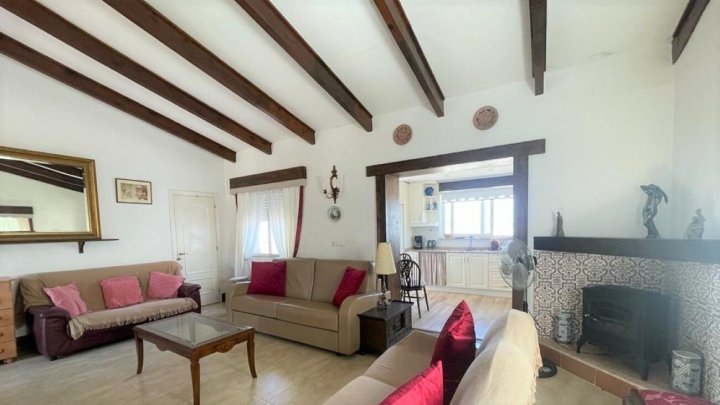Villa mit Gästehaus, Privatpool und wunderschönem Ausblick