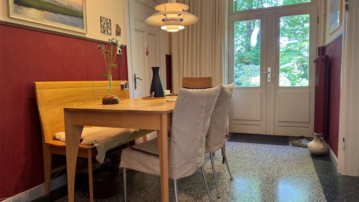 Ehemalige Dorfschule mit historischem Flair, modernem Wohnkomfort und parkähnlichem Grundstück!