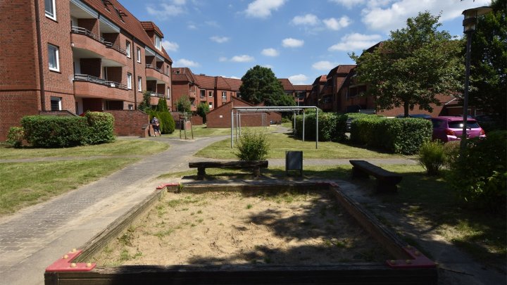 Nur mit WBS!! Schöne Terrassenwohnung: 2 Zimmer im Erdgeschoss - ab sofort - Otto Stöben GmbH