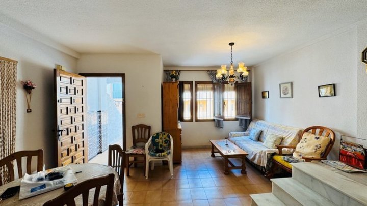 Doppelhaushälfte mit 3 Schlafzimmern, 2 Bädern und Dachterrasse nur 300 m vom Strand