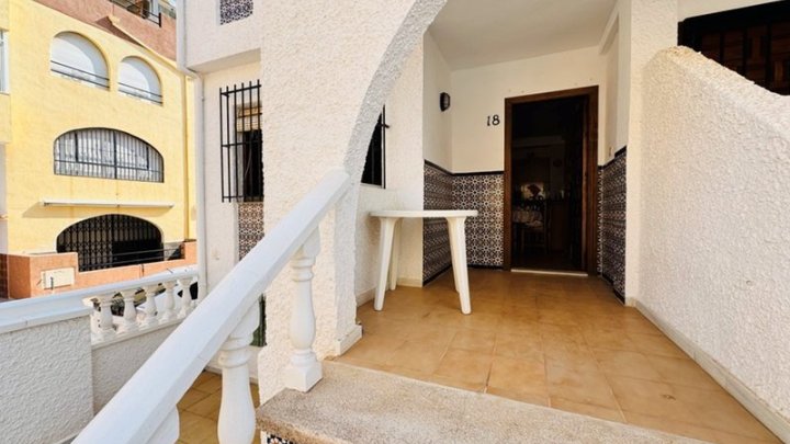 Doppelhaushälfte mit 3 Schlafzimmern, 2 Bädern und Dachterrasse nur 300 m vom Strand