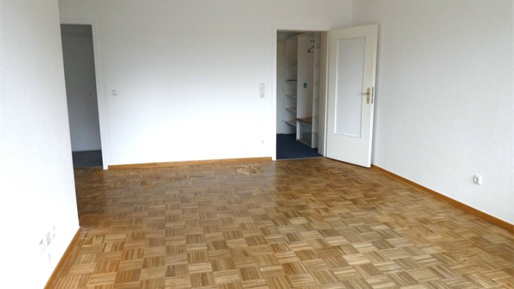 Ostseebad Eckernförde: Bezugsfreie 3-Zimmer-ETW mit sonniger Loggia + Stellplatz OTTO STÖBEN GMBH