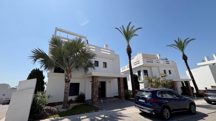 Maisonette-Wohnung mit 3 Schlafzimmern und 2 Bädern im Herzen des Golfplatzes Las Ramblas de Campoamor