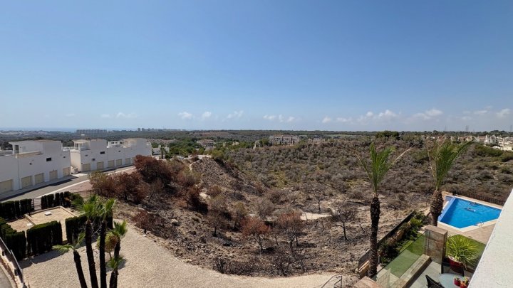 Maisonette-Wohnung mit 3 Schlafzimmern und 2 Bädern im Herzen des Golfplatzes Las Ramblas de Campoamor