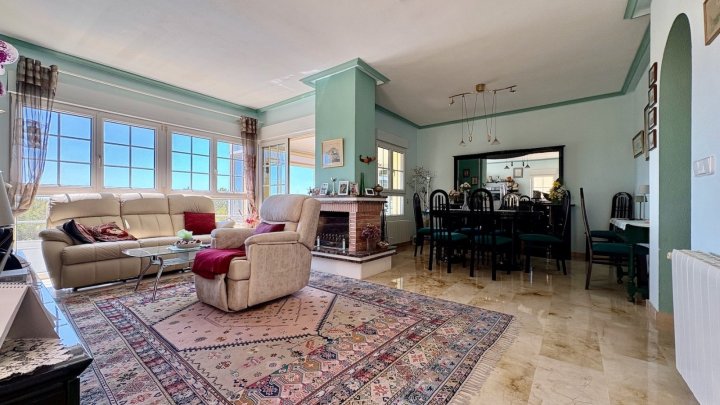 Mediterrane Villa mit 2 Schlafzimmern, 2 Bädern, Privatpool und fantastischem Ausblick