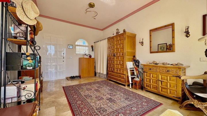 Mediterrane Villa mit 2 Schlafzimmern, 2 Bädern, Privatpool und fantastischem Ausblick