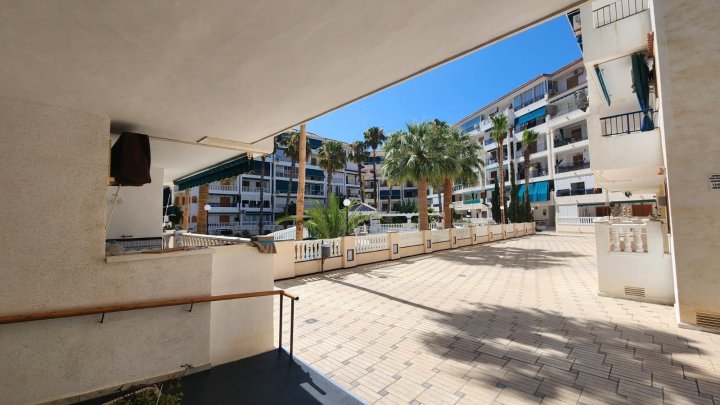 Appartement mit 1 Schlafzimmer, 1 Bad, Tiefgaragenstellplatz und Gemeinschaftspool nur 300 m vom Strand