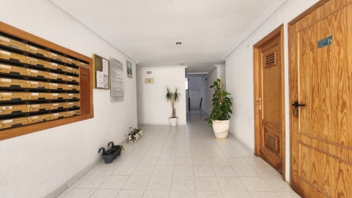 Appartement mit 1 Schlafzimmer, 1 Bad, Tiefgaragenstellplatz und Gemeinschaftspool nur 300 m vom Strand