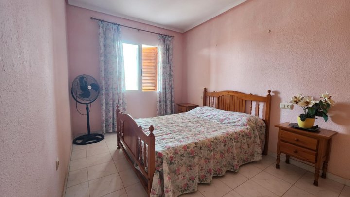 Appartement mit 1 Schlafzimmer, 1 Bad, Tiefgaragenstellplatz und Gemeinschaftspool nur 300 m vom Strand