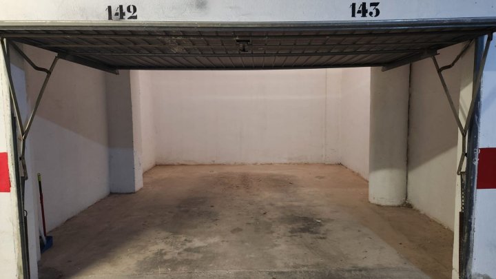 Appartement mit 1 Schlafzimmer, 1 Bad, Tiefgaragenstellplatz und Gemeinschaftspool nur 300 m vom Strand