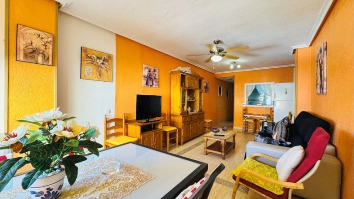 Appartement mit 2 Schlafzimmern und 1 Bad im Zentrum von La Mata nur 100 m vom Strand entfernt