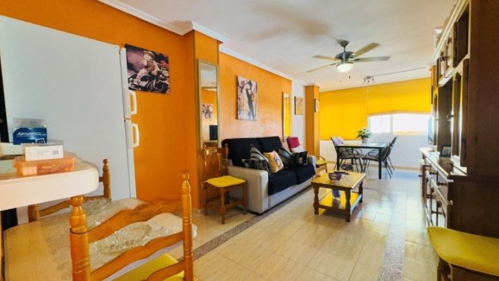 Appartement mit 2 Schlafzimmern und 1 Bad im Zentrum von La Mata nur 100 m vom Strand entfernt