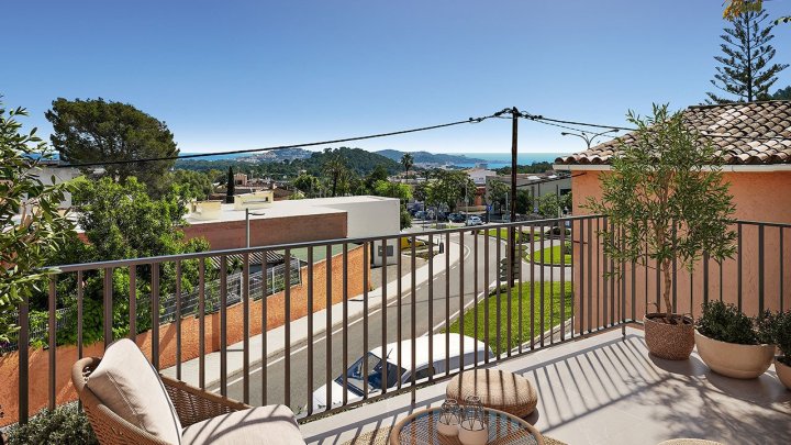 Reihenhäuser mit 2 Schlafzimmern, 2 Bädern, Klimaanlage, Gemeinschaftspool, Tiefgaragenstellplatz und Meerblick