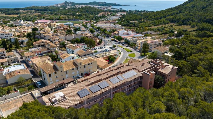 Reihenhäuser mit 2 Schlafzimmern, 2 Bädern, Klimaanlage, Gemeinschaftspool, Tiefgaragenstellplatz und Meerblick