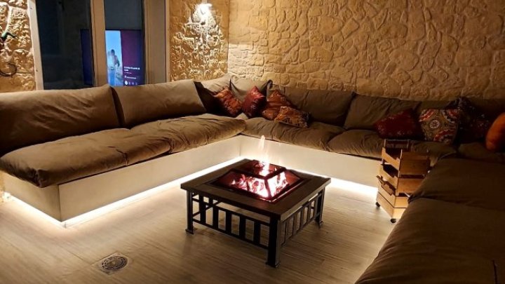 Renovierte Maisoette-Wohnung mit 50 m² Terrasse und Meer- und Burgblick im Zentrum von Dénia