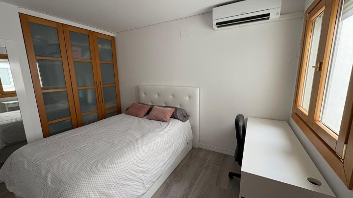 Renovierte Maisoette-Wohnung mit 50 m² Terrasse und Meer- und Burgblick im Zentrum von Dénia