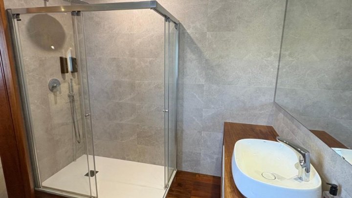 Renovierte Maisoette-Wohnung mit 50 m² Terrasse und Meer- und Burgblick im Zentrum von Dénia