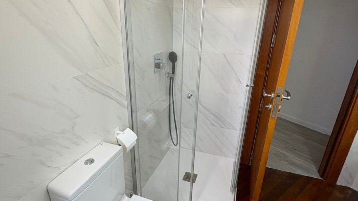 Renovierte Maisoette-Wohnung mit 50 m² Terrasse und Meer- und Burgblick im Zentrum von Dénia