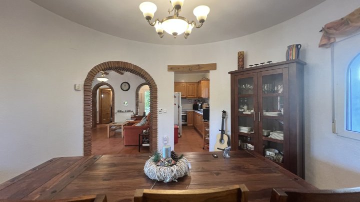 Schöne Villa mit Pool, Klima und Zentralheizung, alles auf einer Ebene, Rollstuhl geeignet, gute Vermietbarkeit