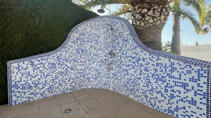 Schöne Villa mit Pool, Klima und Zentralheizung, alles auf einer Ebene, Rollstuhl geeignet, gute Vermietbarkeit