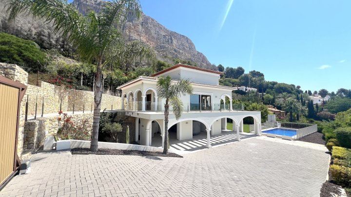 Traumhaft gelegene Luxusvilla in Javea - Südseite Montgo mit vielen Extras und herrlicher Aussicht