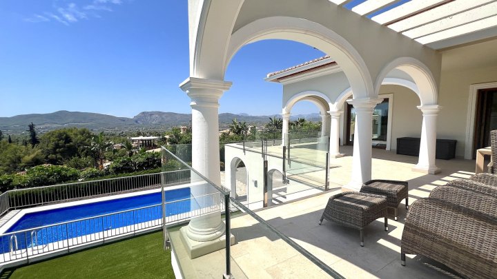 Traumhaft gelegene Luxusvilla in Javea - Südseite Montgo mit vielen Extras und herrlicher Aussicht