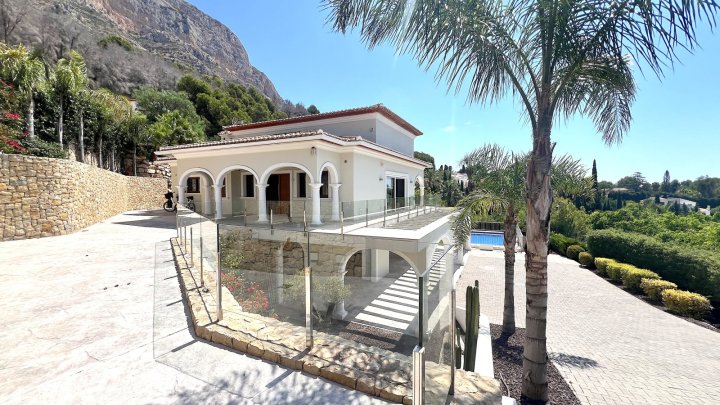 Traumhaft gelegene Luxusvilla in Javea - Südseite Montgo mit vielen Extras und herrlicher Aussicht