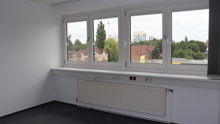 Gute Aussichten: Zentrale Büroflächen mit Stellplätzen in Neumünster! OTTO STÖBEN!