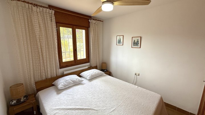 Villa mit herrlichem Meerblick, stadtnahe, 2 Wohneinheiten, gr. Garage, BBQ, Wintergarten, Heizung etc.