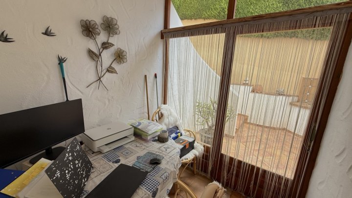 Villa mit herrlichem Meerblick, stadtnahe, 2 Wohneinheiten, gr. Garage, BBQ, Wintergarten, Heizung etc.
