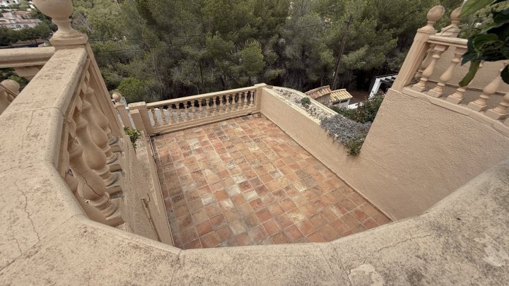 Villa mit herrlichem Meerblick, stadtnahe, 2 Wohneinheiten, gr. Garage, BBQ, Wintergarten, Heizung etc.