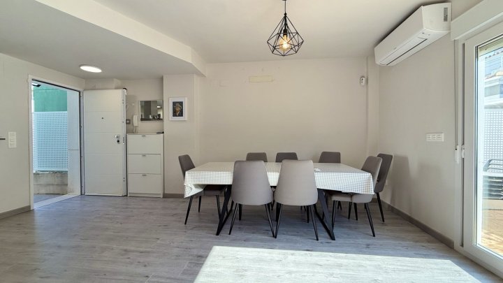Großes, modernes Reihenhaus mit Gemeinschaftspool in El Vergel