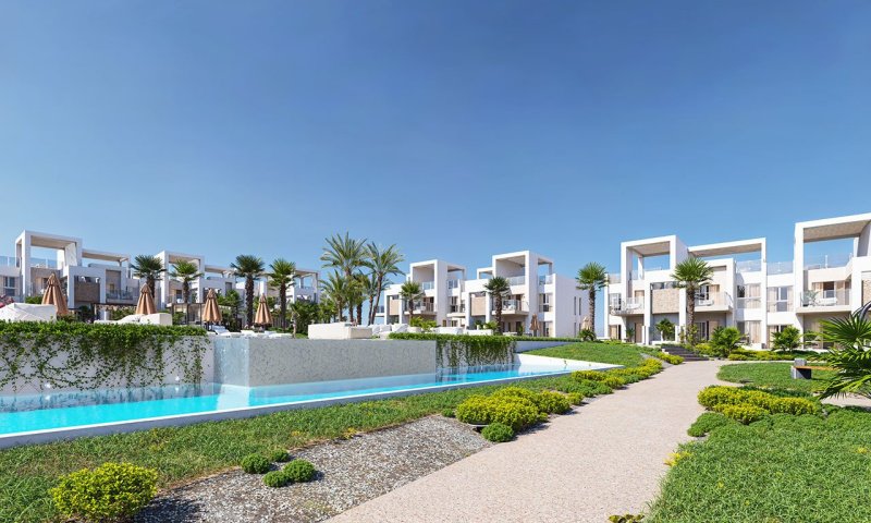 Obergeschoss-Wohnungen mit 2 Schlafzimmern, 2 Bädern, Dachterrasse, Klimaanlage, Einbauküchen mit Elektrogeräten, Kfz-Stellplatz und Gemeinschaftspool