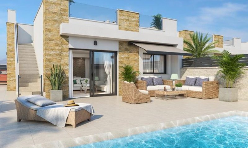 Exklusive Villen mit 3 Schlafzimmern, 2 Bädern, Dachterrasse, Klimaanlage, Privatpool und Kfz-Stellplatz