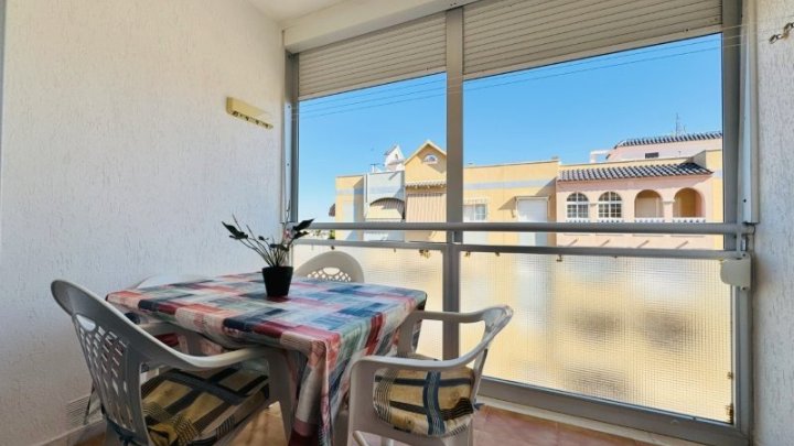 Appartement mit 2 Schlafzimmern, 1 Bad, Tiefgaragenstellplatz und Gemeinschaftspool nur 150 m vom Strand